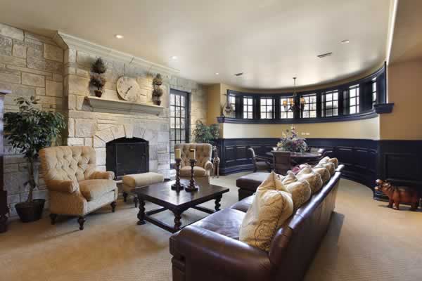  Here's what you need to know about the luxury home market.